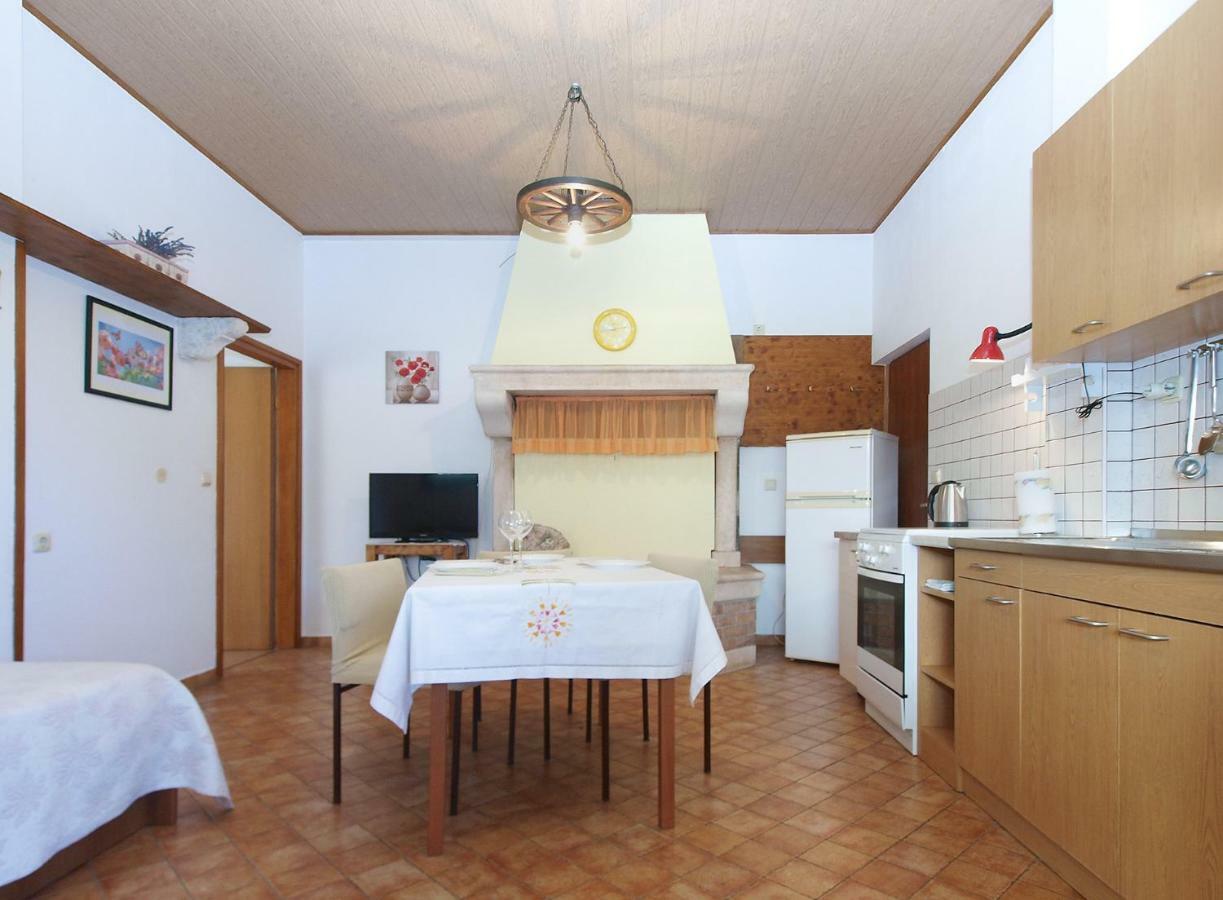 Apartments Boris 1965 พูลา ภายนอก รูปภาพ