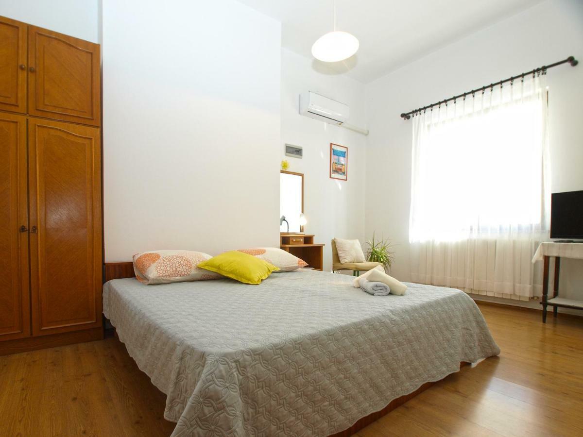Apartments Boris 1965 พูลา ภายนอก รูปภาพ