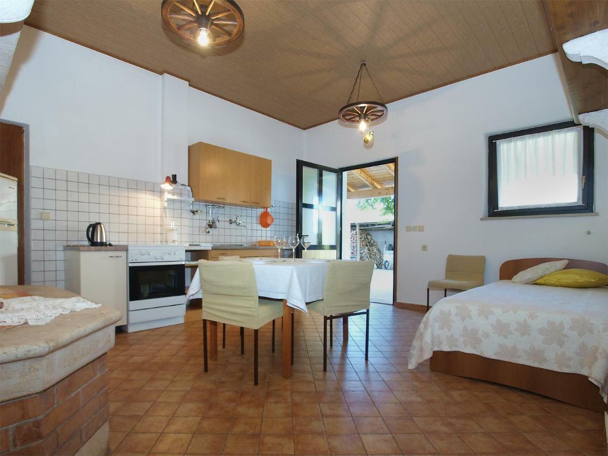 Apartments Boris 1965 พูลา ภายนอก รูปภาพ